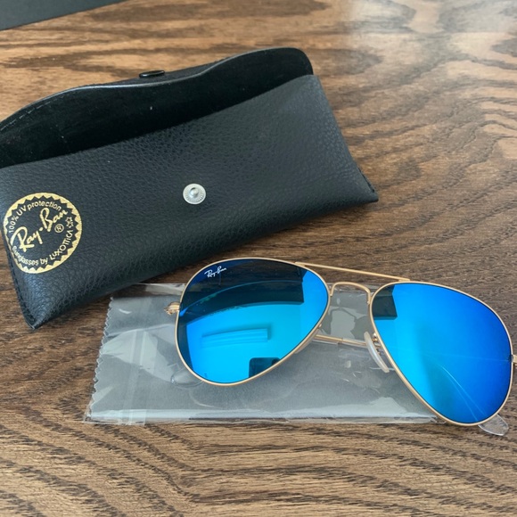 Ray-Ban Sunglasses - Picture 4 of 7